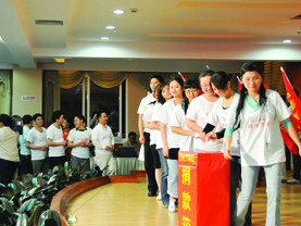 青海玉樹發(fā)生7.1級(jí)地震，全體橙樹人再次第一時(shí)間行動(dòng)起來(lái)為災(zāi)區(qū)人民進(jìn)行募捐活動(dòng)。